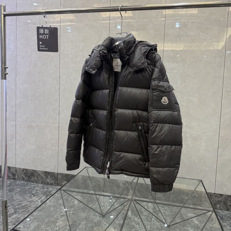 몽클레르 로고 패치 후드 다운 재킷 - 남자패딩 레플리카 참고 이미지